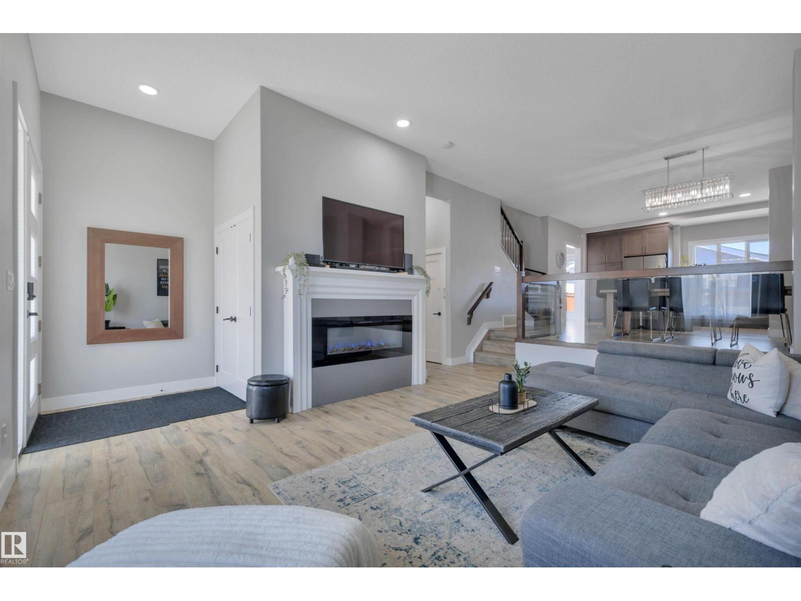 921 BERG PL, leduc, Alberta