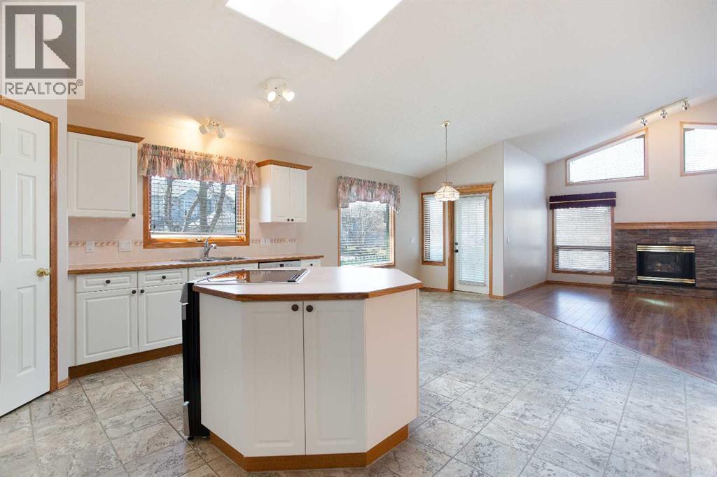 54 Shawbrooke Place Sw, Calgary, Alberta  T2Y 3B8 - Photo 8 - A2303939