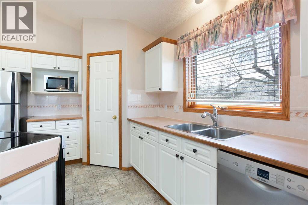 54 Shawbrooke Place Sw, Calgary, Alberta  T2Y 3B8 - Photo 13 - A2303939