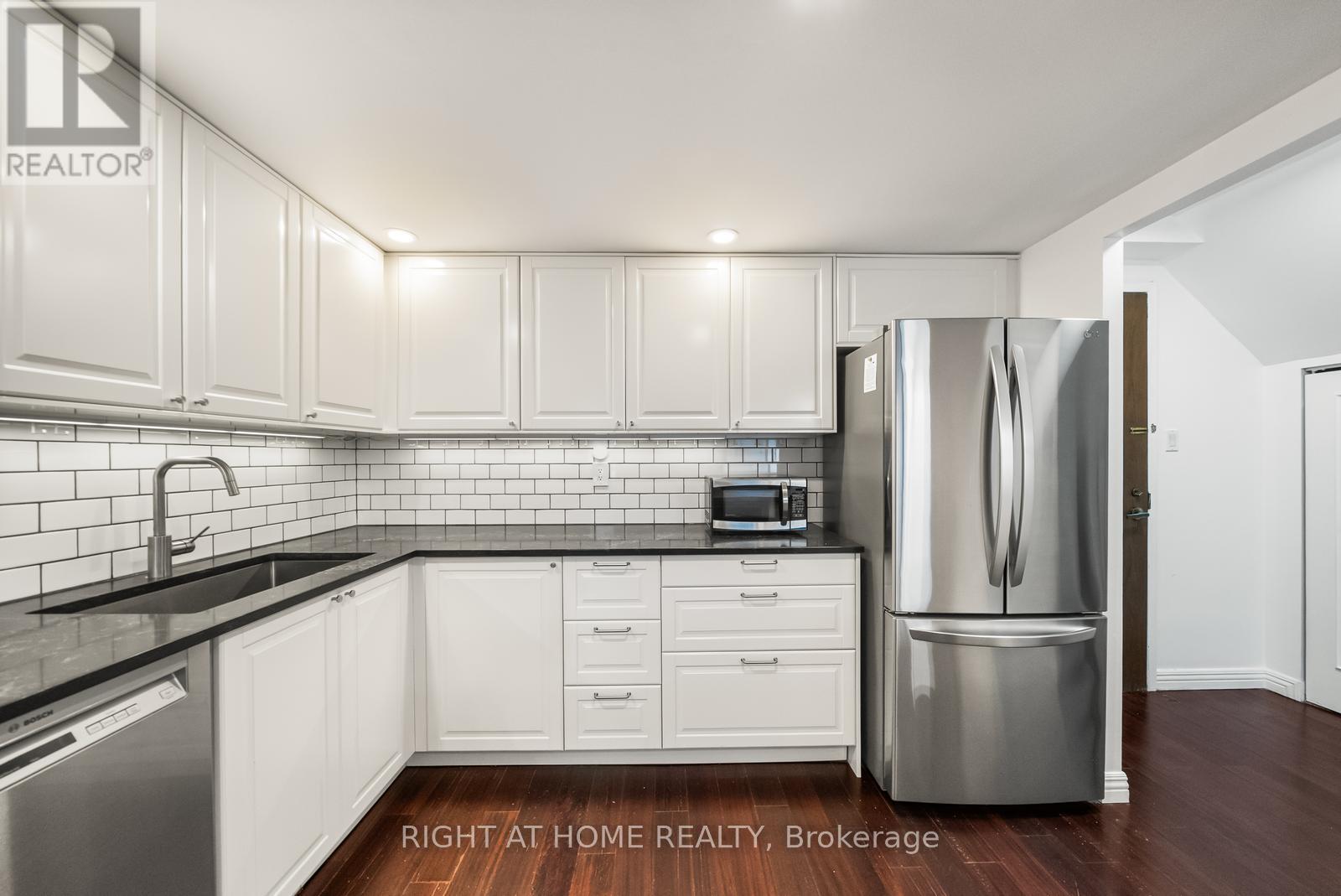 605 - 19 Dundonald Street, Toronto, Ontario  M4Y 1K3 - Photo 16 - C13056914