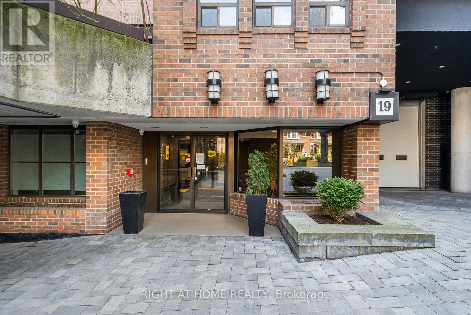 605 - 19 Dundonald Street, Toronto, Ontario  M4Y 1K3 - Photo 43 - C13056914