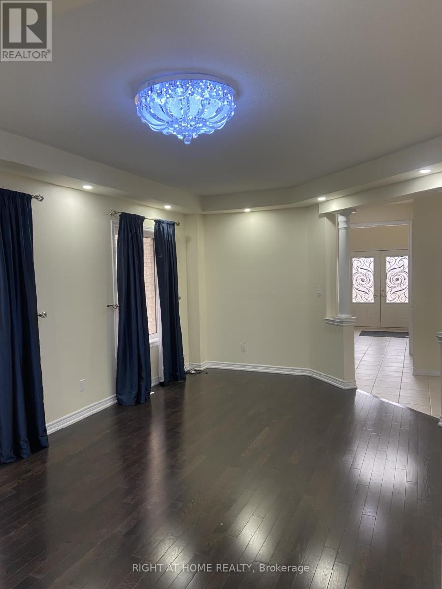 13 Templar Street, Brampton, Ontario  L6Y 2Y2 - Photo 8 - W12883060