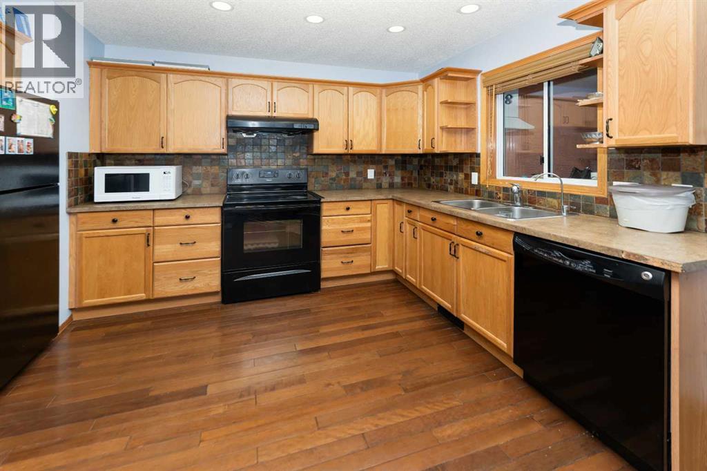 18 Coral Sands Place Ne, Calgary, Alberta  T3J 3J3 - Photo 8 - A2292097