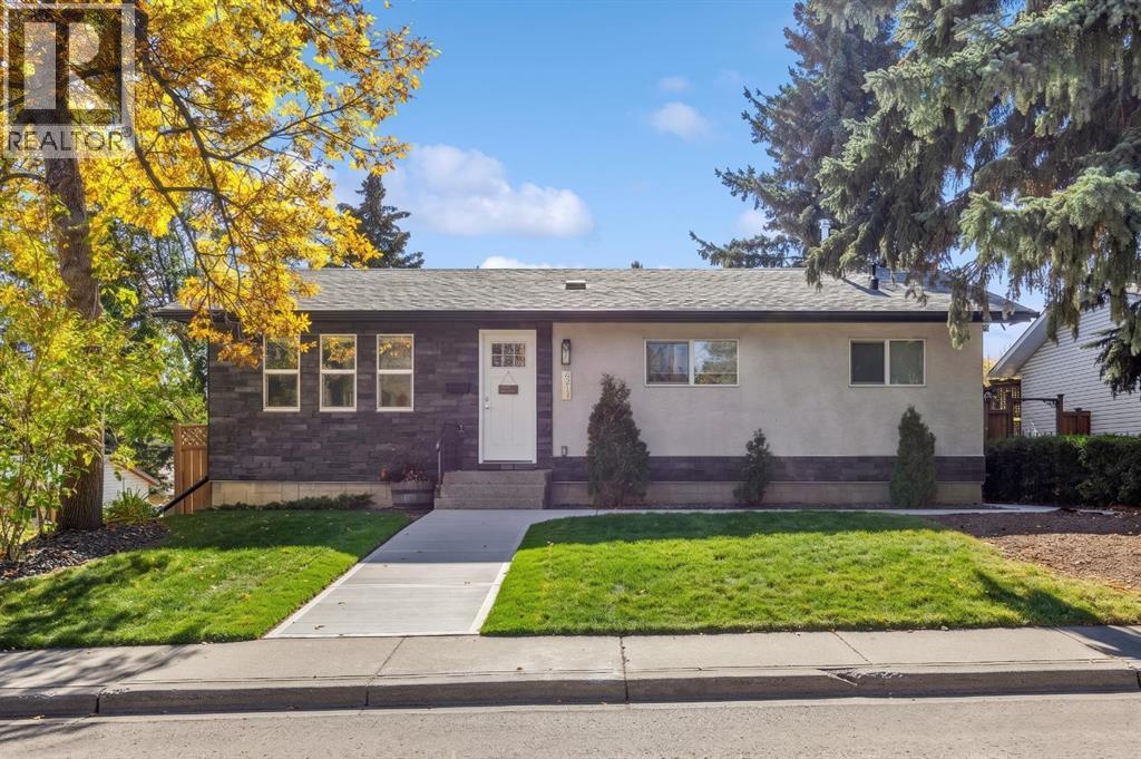 4211 Dalhart Road NW, Calgary, Alberta