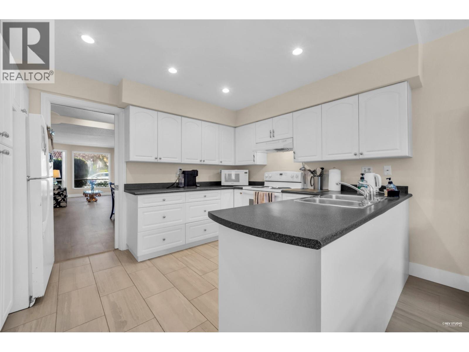 10460 Hollybank Drive, Richmond, British Columbia  V7E 4S5 - Photo 15 - R3114720