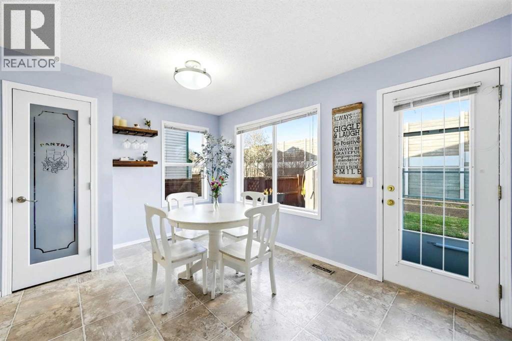 289 Douglas Ridge Circle Se, Calgary, Alberta  T2Z 3H5 - Photo 12 - A2306658