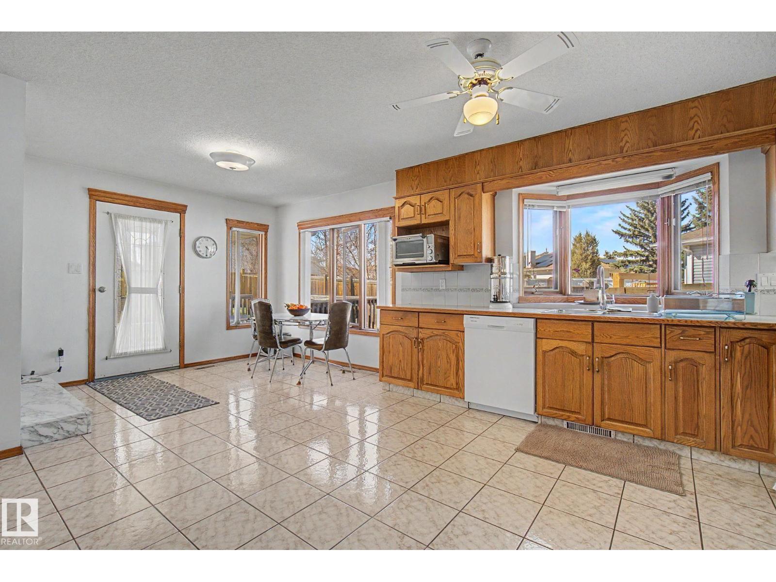 4228 46 St Nw, Edmonton, Alberta  T6L 6L9 - Photo 11 - E4485065