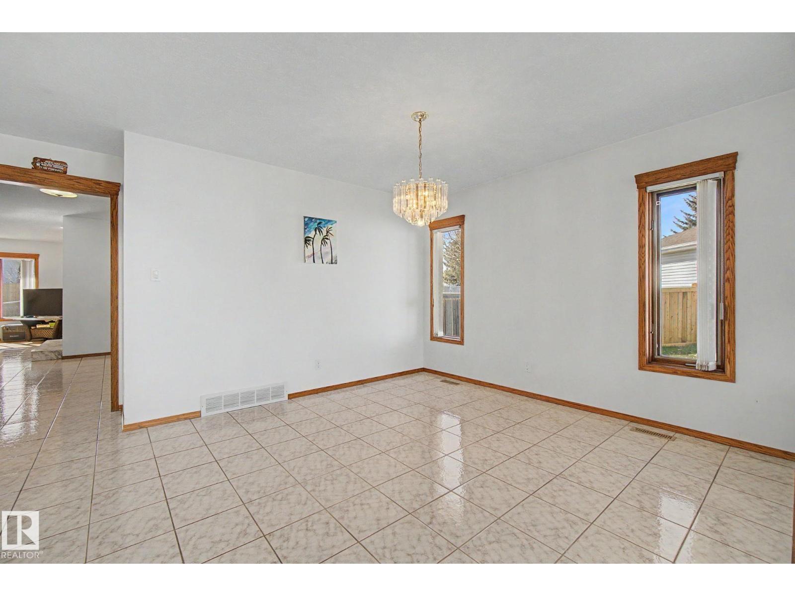 4228 46 St Nw, Edmonton, Alberta  T6L 6L9 - Photo 7 - E4485065