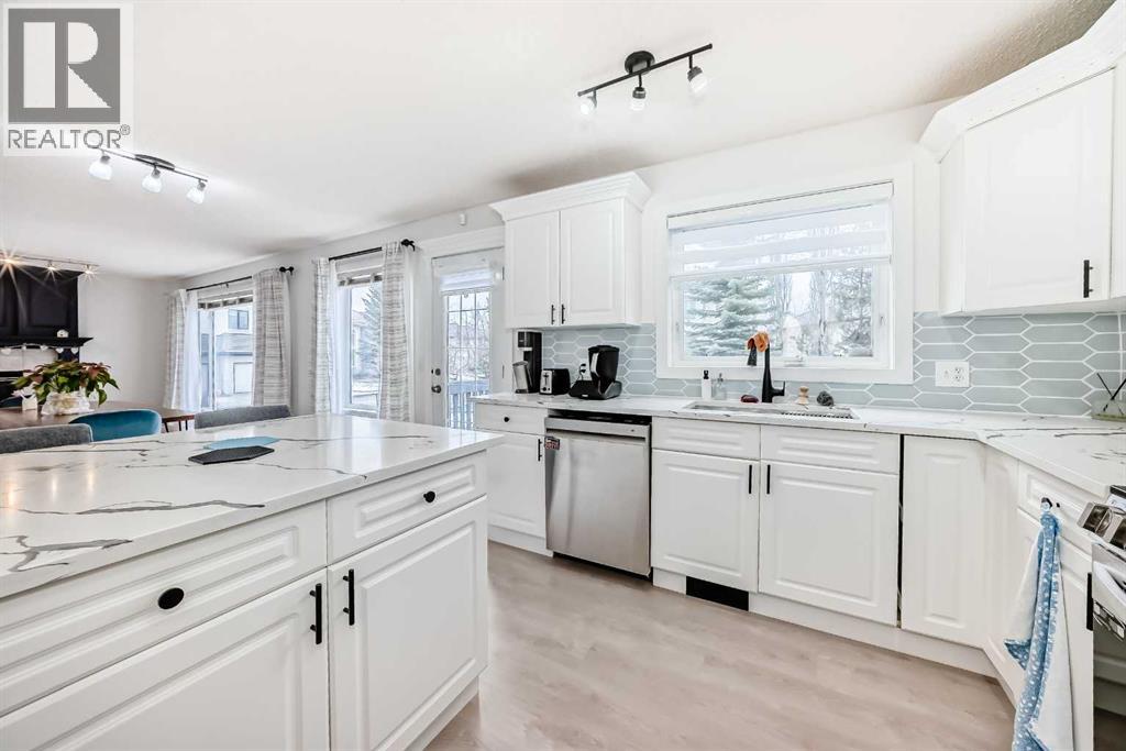 202 Hamptons Gardens Nw, Calgary, Alberta  T3A 5X4 - Photo 9 - A2306043