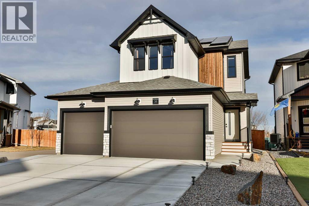 38 Goldenrod Place W, Lethbridge, Alberta  T1J 5W9 - Photo 1 - A2289557