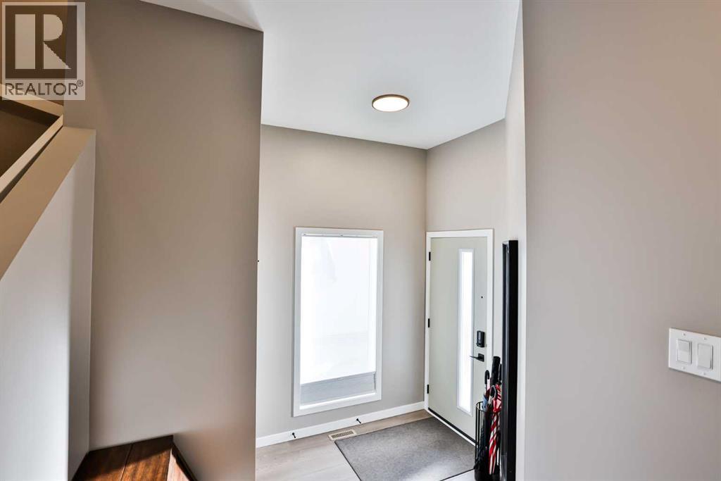 38 Goldenrod Place W, Lethbridge, Alberta  T1J 5W9 - Photo 2 - A2289557