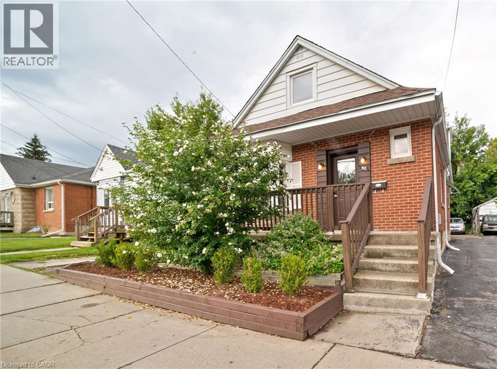 82 WHITNEY Avenue, Hamilton, Ontario