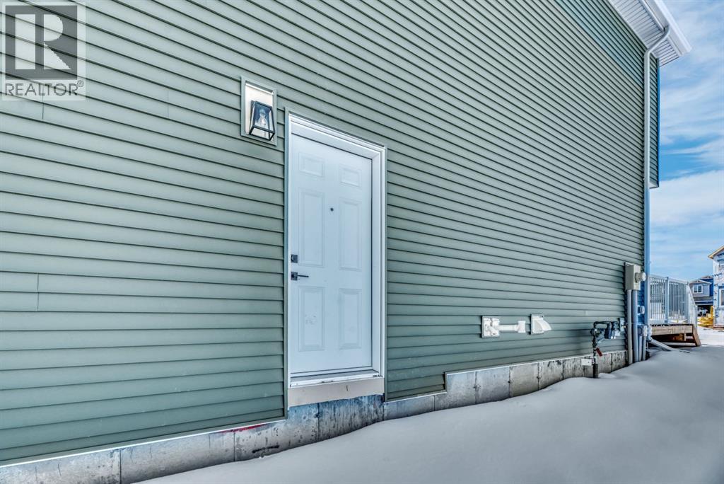 247 Annette Villas NW, Calgary, Alberta  T3R 2K5 - Photo 3 - A2282332