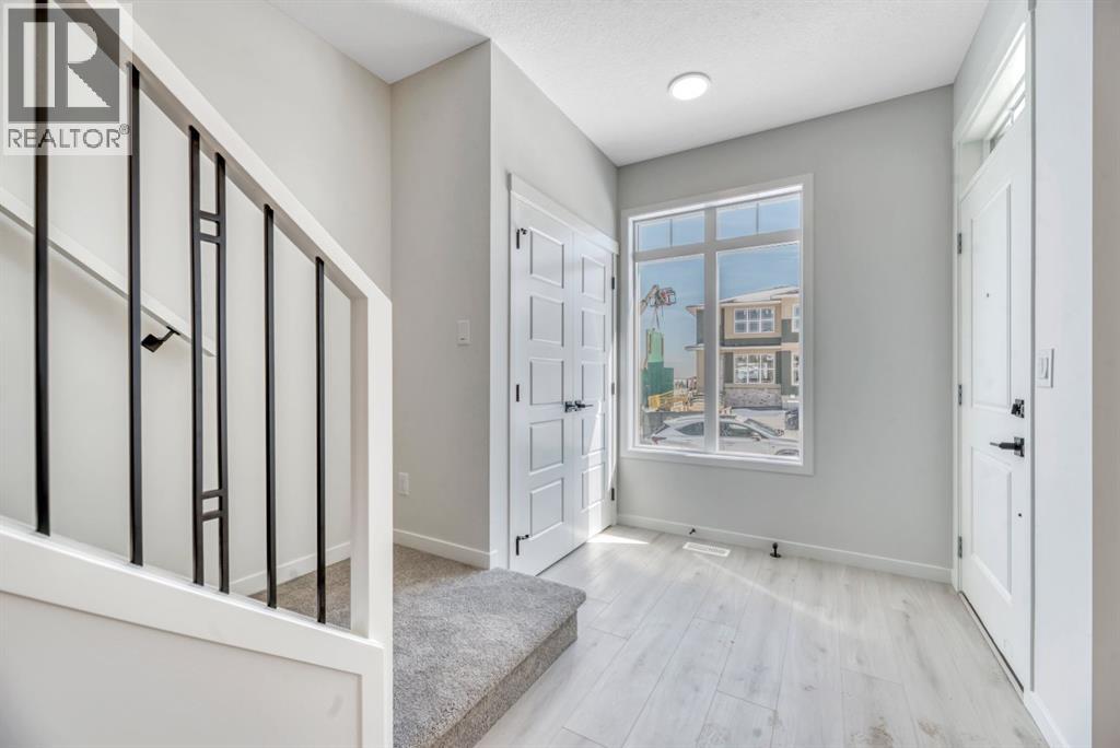 247 Annette Villas NW, Calgary, Alberta  T3R 2K5 - Photo 6 - A2282332