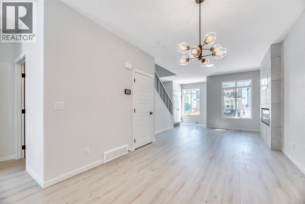 247 Annette Villas NW, Calgary, Alberta  T3R 2K5 - Photo 11 - A2282332