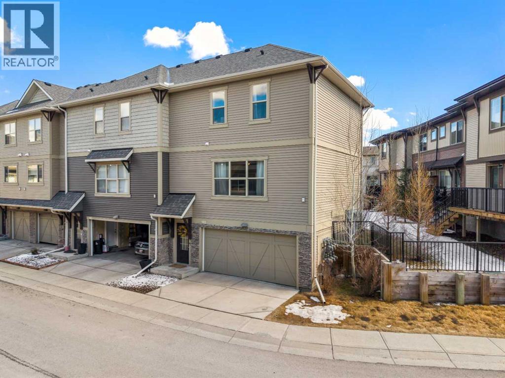 901, 32 Horseshoe Crescent, Cochrane, Alberta  T4C 2P4 - Photo 2 - A2300233