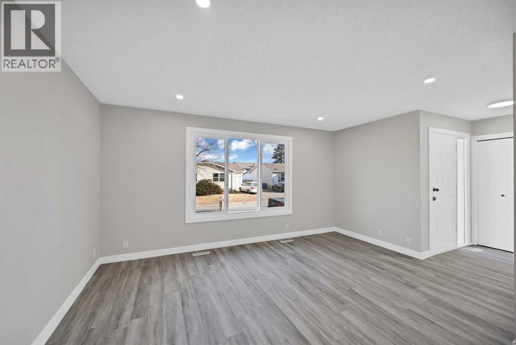 4351 38 Street NE, Calgary, Alberta  T1Y 5X6 - Photo 7 - A2301396