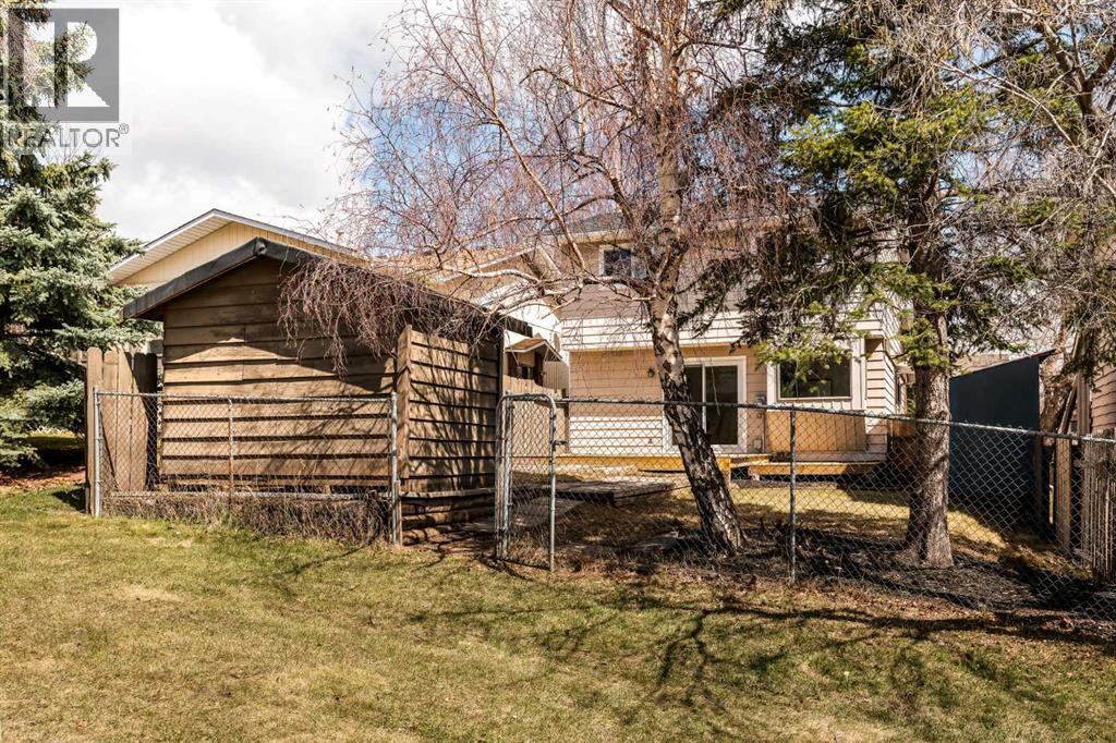 11 Coach Manor Rise SW, Calgary, Alberta  T3H 1C5 - Photo 36 - A2304872