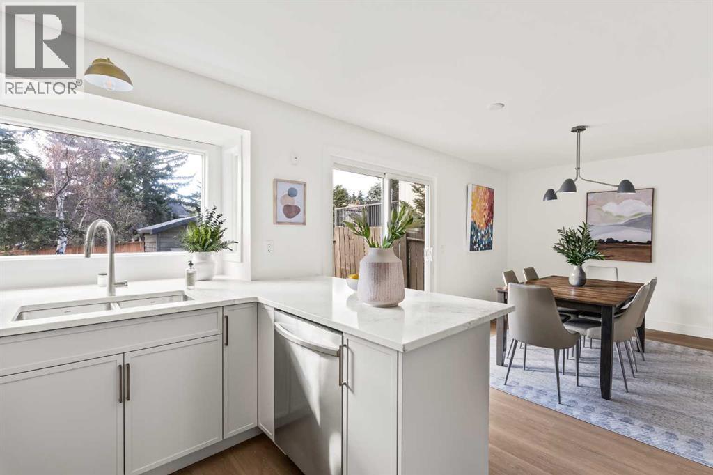 11 Coach Manor Rise SW, Calgary, Alberta  T3H 1C5 - Photo 15 - A2304872