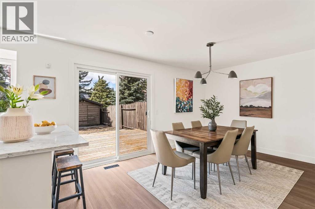11 Coach Manor Rise SW, Calgary, Alberta  T3H 1C5 - Photo 9 - A2304872