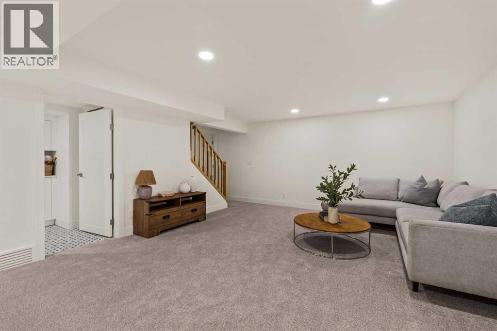 11 Coach Manor Rise SW, Calgary, Alberta  T3H 1C5 - Photo 31 - A2304872