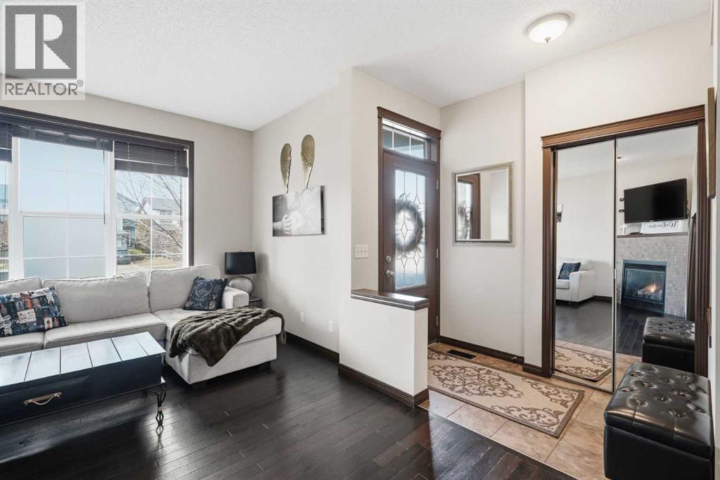 1795 New Brighton Drive SE, Calgary, Alberta  T2Z 0J7 - Photo 3 - A2306401