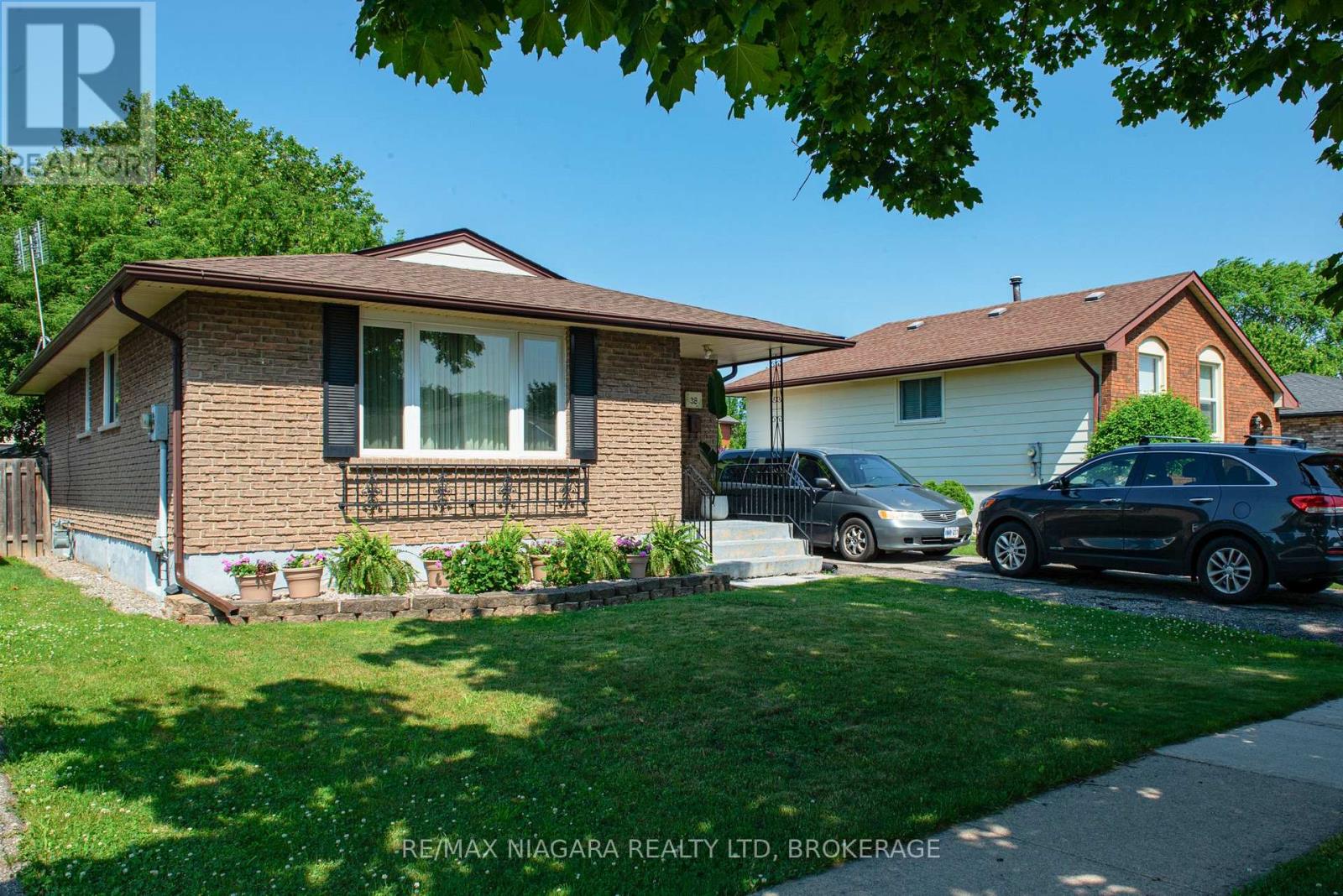 38 Roehampton Drive, St. Catharines, Ontario  L2M 7K7 - Photo 2 - X13066370