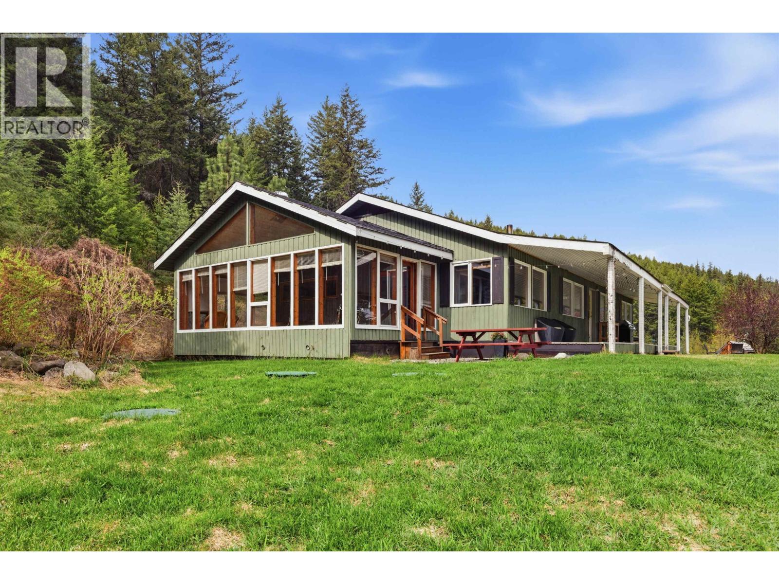 5993 WEST FRASER ROAD, Williams Lake, British Columbia