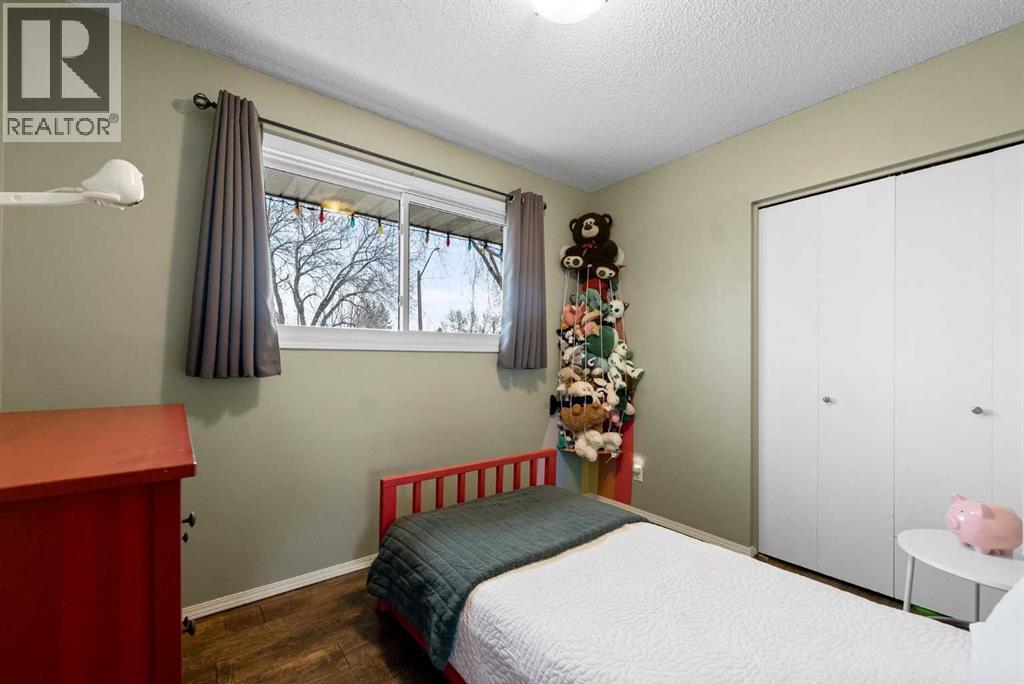 6203 48b Avenue, Camrose, Alberta  T4V 0M2 - Photo 9 - A2302383