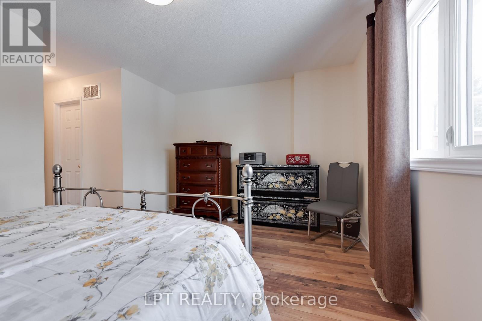 1 Bay Court, Wasaga Beach, Ontario  L9Z 1P7 - Photo 13 - S12879776