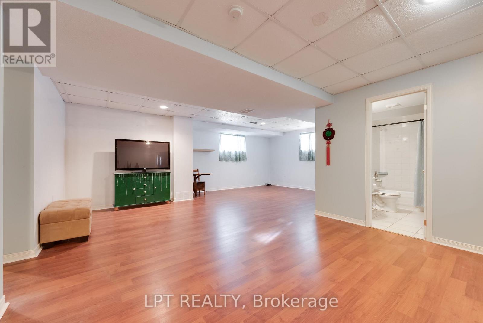 1 Bay Court, Wasaga Beach, Ontario  L9Z 1P7 - Photo 20 - S12879776