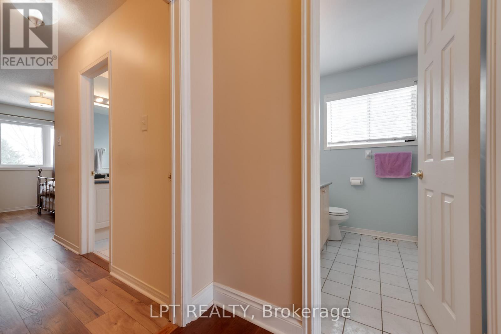 1 Bay Court, Wasaga Beach, Ontario  L9Z 1P7 - Photo 11 - S12879776
