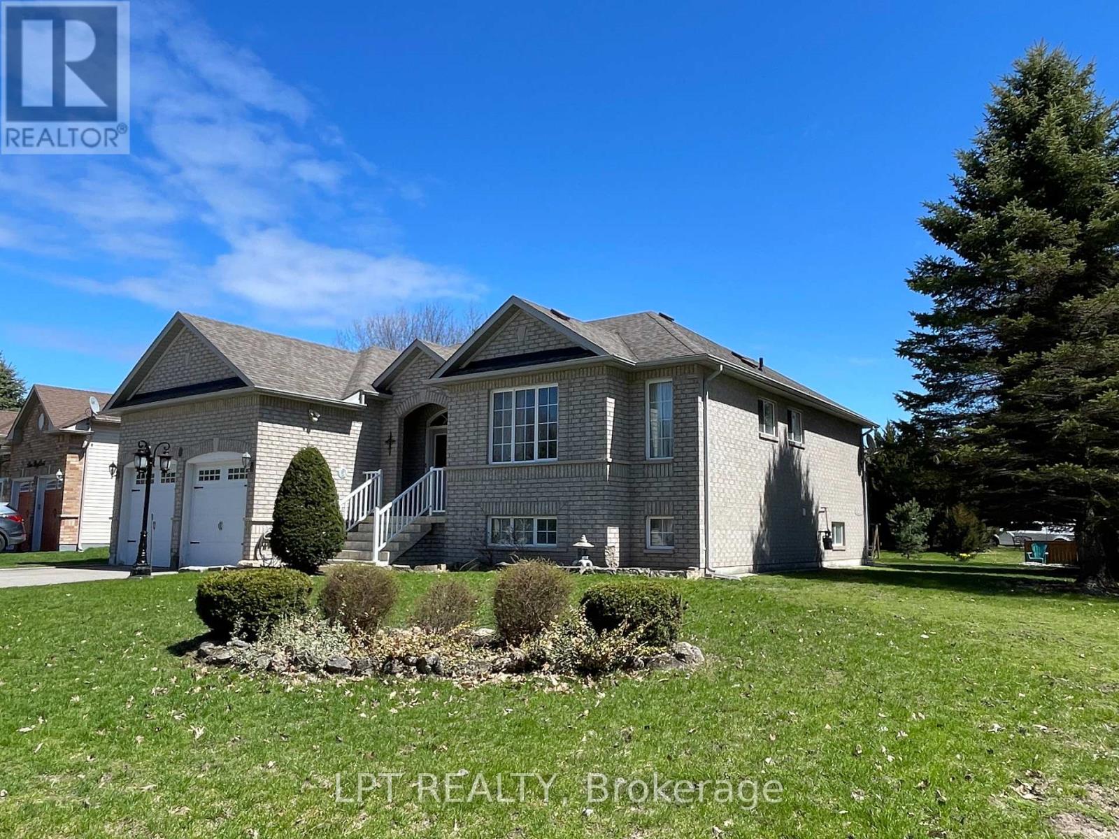 1 Bay Court, Wasaga Beach, Ontario  L9Z 1P7 - Photo 2 - S12879776