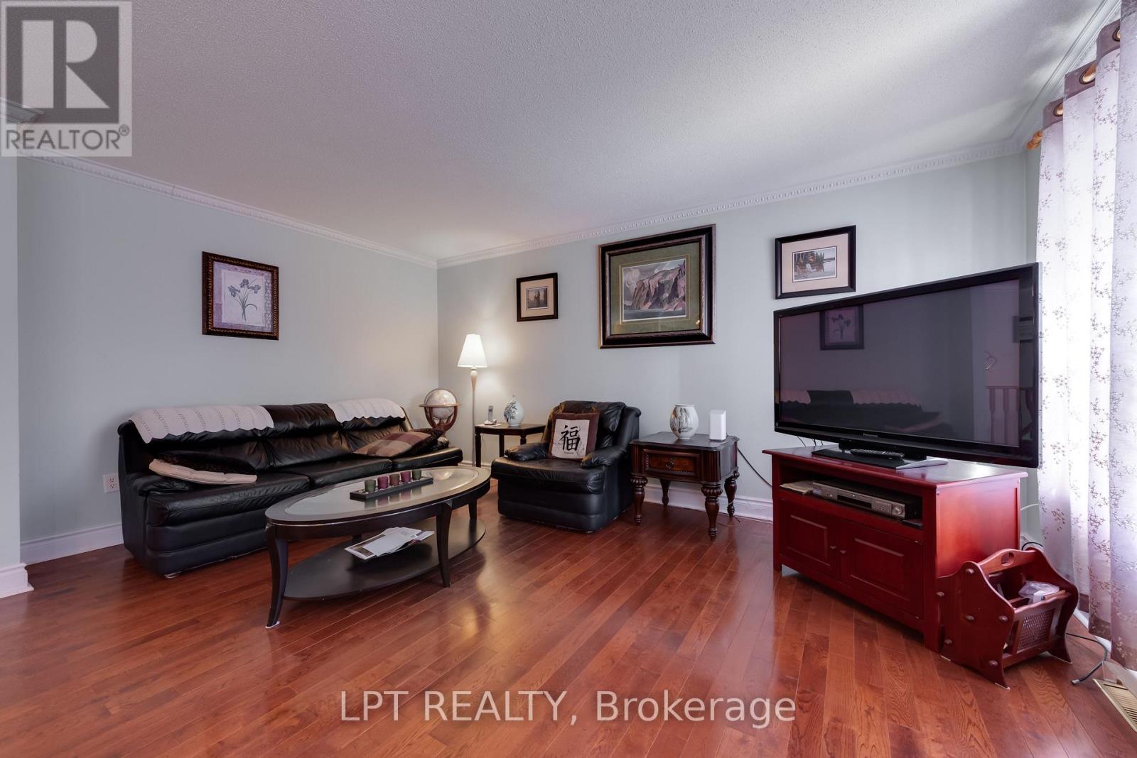 1 Bay Court, Wasaga Beach, Ontario  L9Z 1P7 - Photo 6 - S12879776