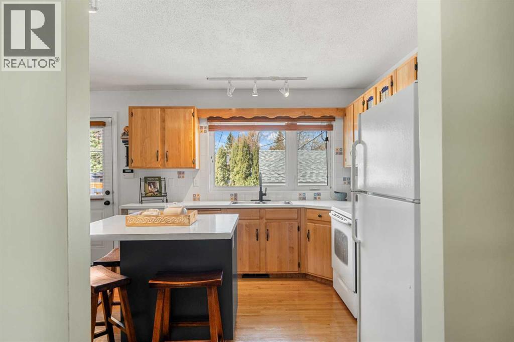 1120 Lake Wapta Place SE, Calgary, Alberta  T2J 2P5 - Photo 15 - A2304347