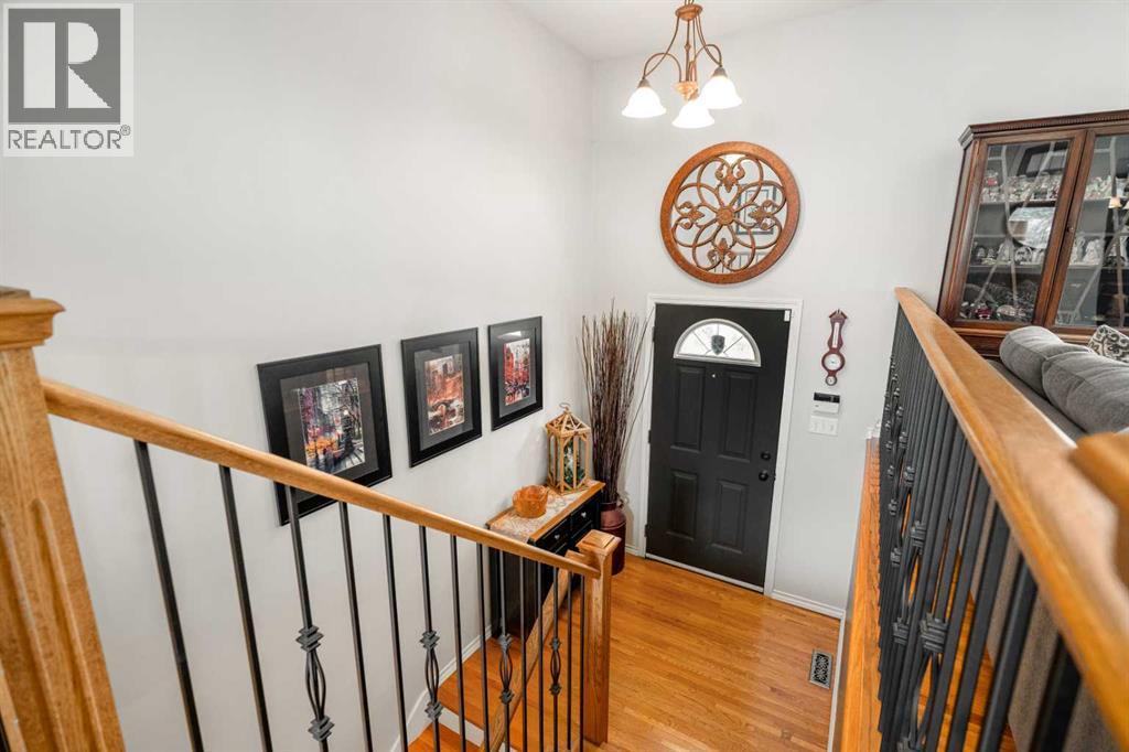 1120 Lake Wapta Place SE, Calgary, Alberta  T2J 2P5 - Photo 4 - A2304347