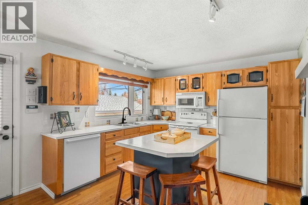 1120 Lake Wapta Place SE, Calgary, Alberta  T2J 2P5 - Photo 11 - A2304347