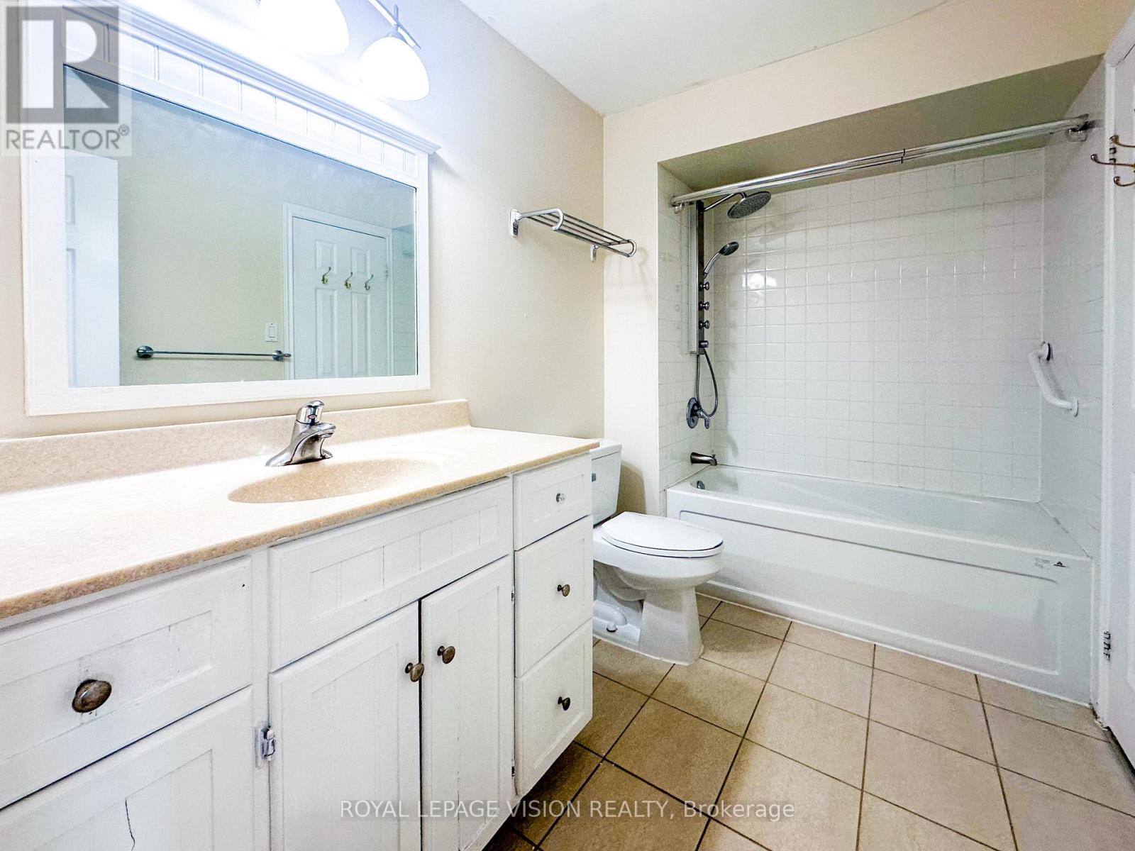 32 Goldring Drive, Whitby, Ontario  L1P 1C1 - Photo 12 - E12840432