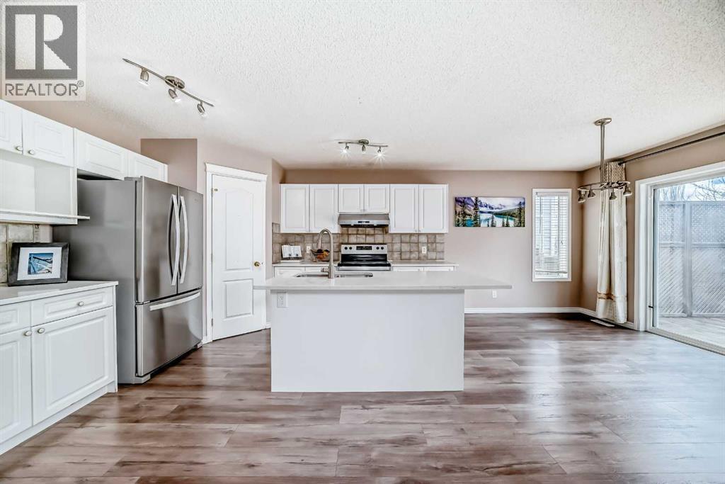 9 Somerside Crescent Sw, Calgary, Alberta  T2Y 4G8 - Photo 5 - A2297148