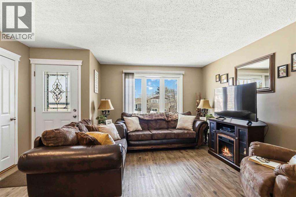 330 Hillcrest Drive, Fort Mcmurray, Alberta  T9H 3X5 - Photo 9 - A2304778