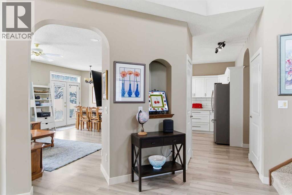 206 Sierra Nevada Close Sw, Calgary, Alberta  T3H 3H6 - Photo 7 - A2297192