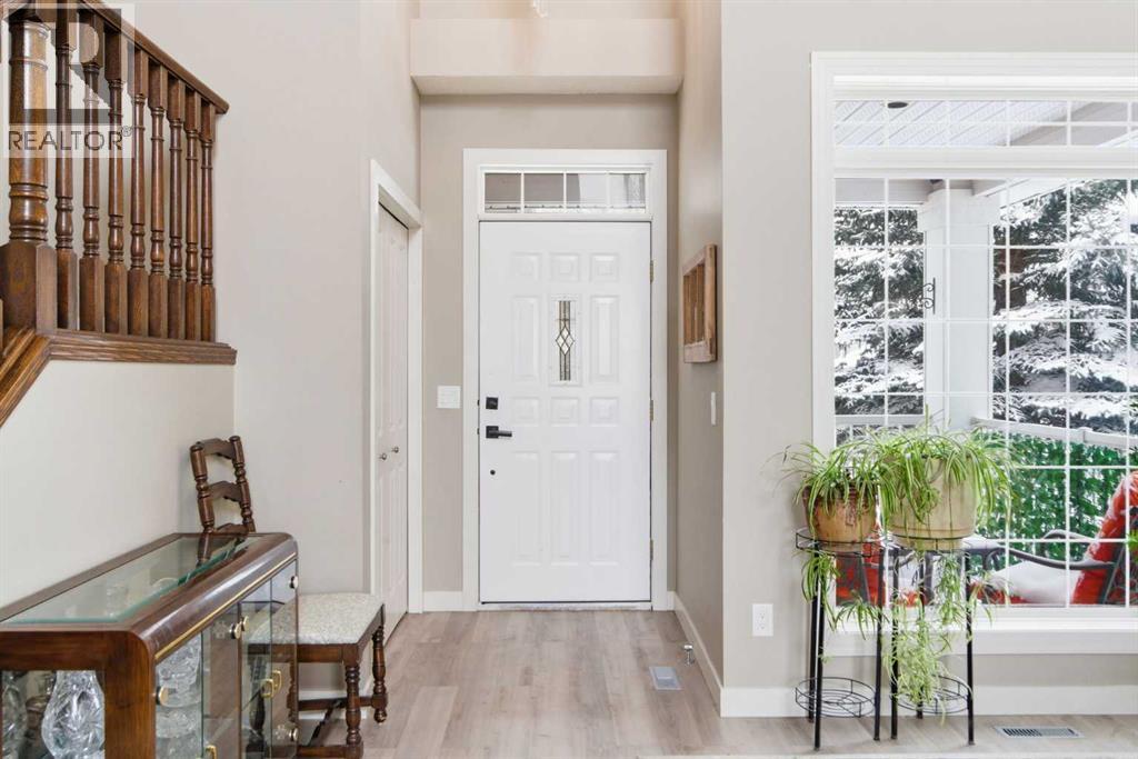 206 Sierra Nevada Close Sw, Calgary, Alberta  T3H 3H6 - Photo 2 - A2297192