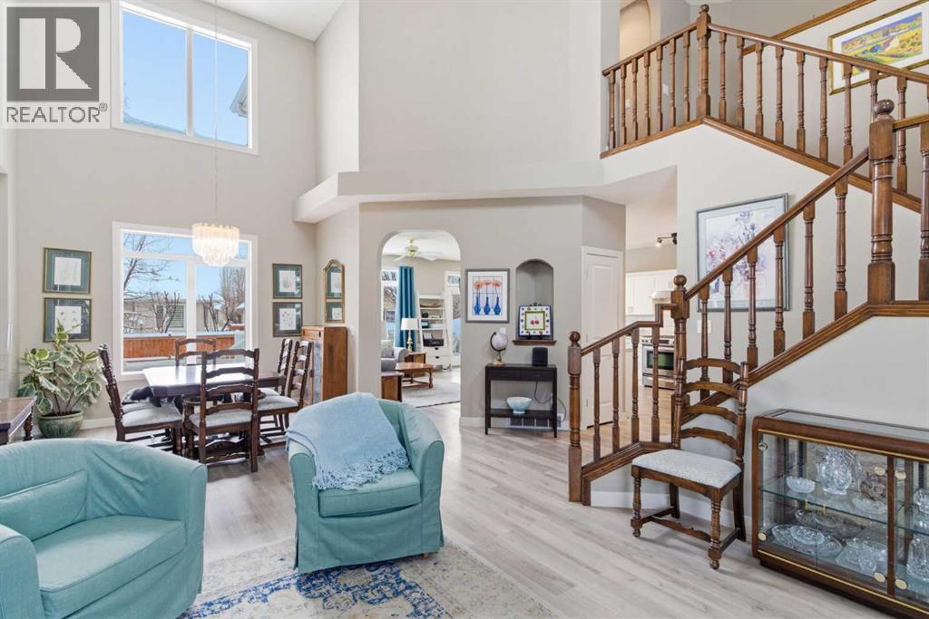 206 Sierra Nevada Close Sw, Calgary, Alberta  T3H 3H6 - Photo 5 - A2297192