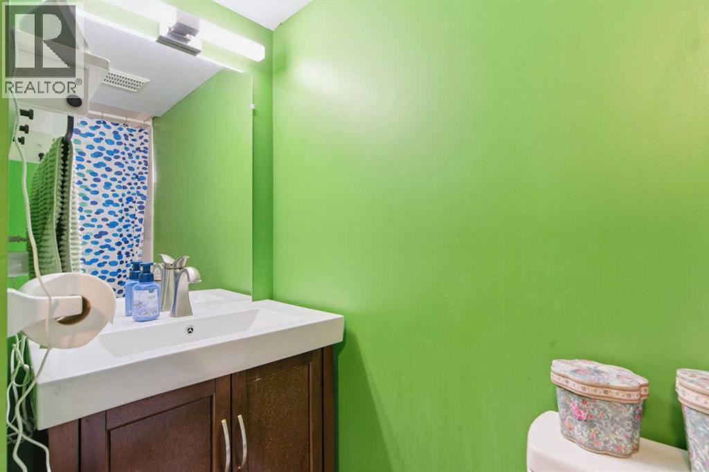 206 Sierra Nevada Close Sw, Calgary, Alberta  T3H 3H6 - Photo 41 - A2297192