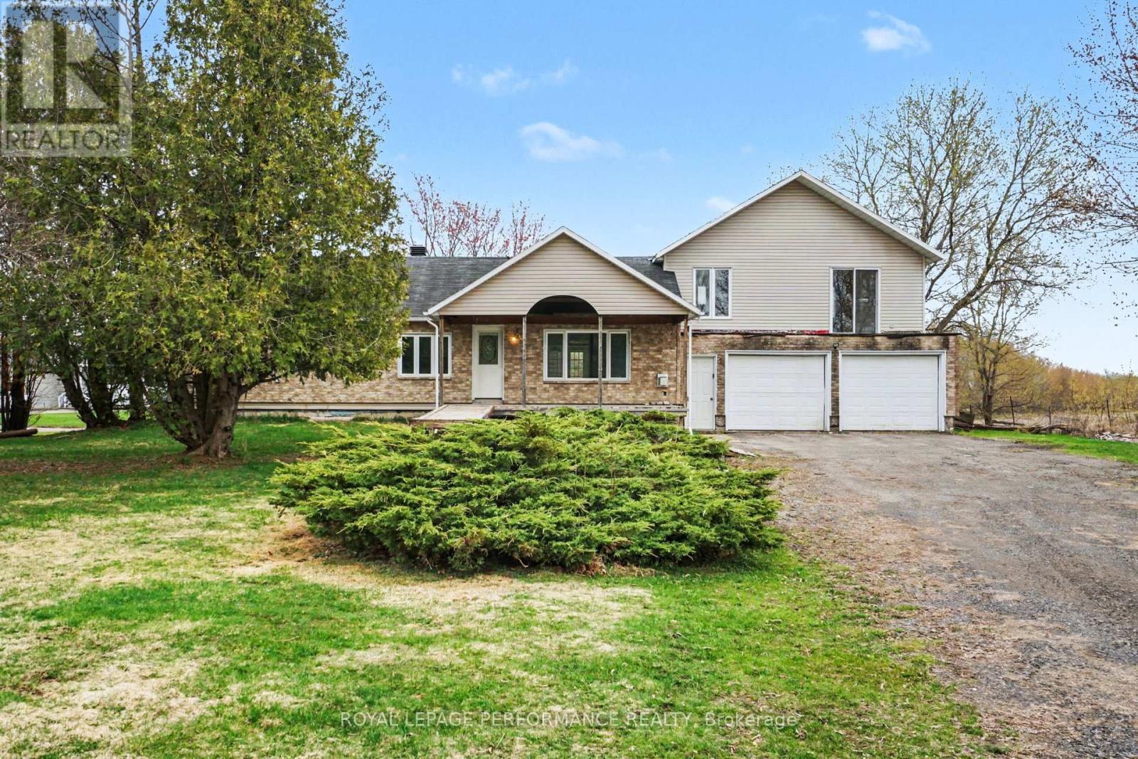 4946 Thunder Road, Ottawa, Ontario  K0A 1K0 - Photo 2 - X13066516