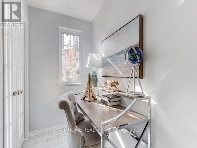 28 Sommerset Way, Toronto, Ontario  M2N 6W7 - Photo 11 - C13066514