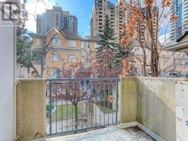 28 Sommerset Way, Toronto, Ontario  M2N 6W7 - Photo 17 - C13066514