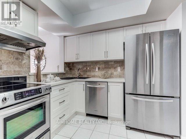 28 Sommerset Way, Toronto, Ontario  M2N 6W7 - Photo 8 - C13066514