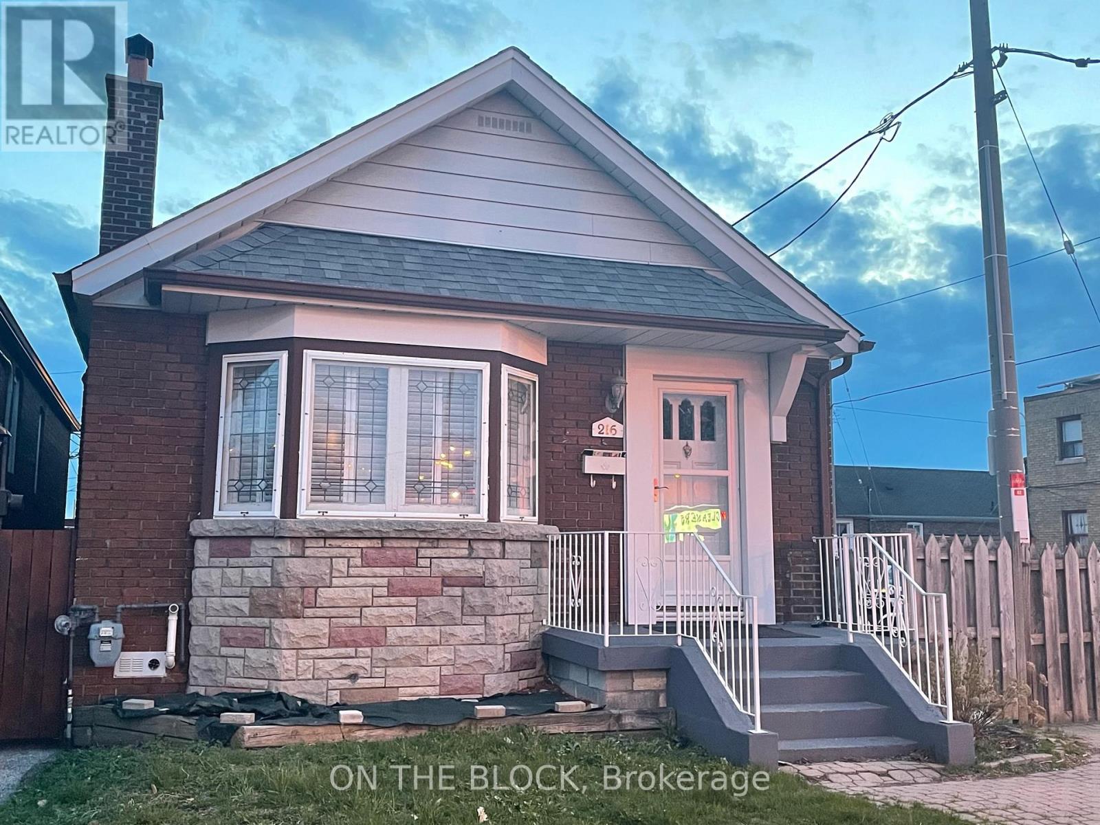 216 DONLANDS AVENUE, Toronto, Ontario