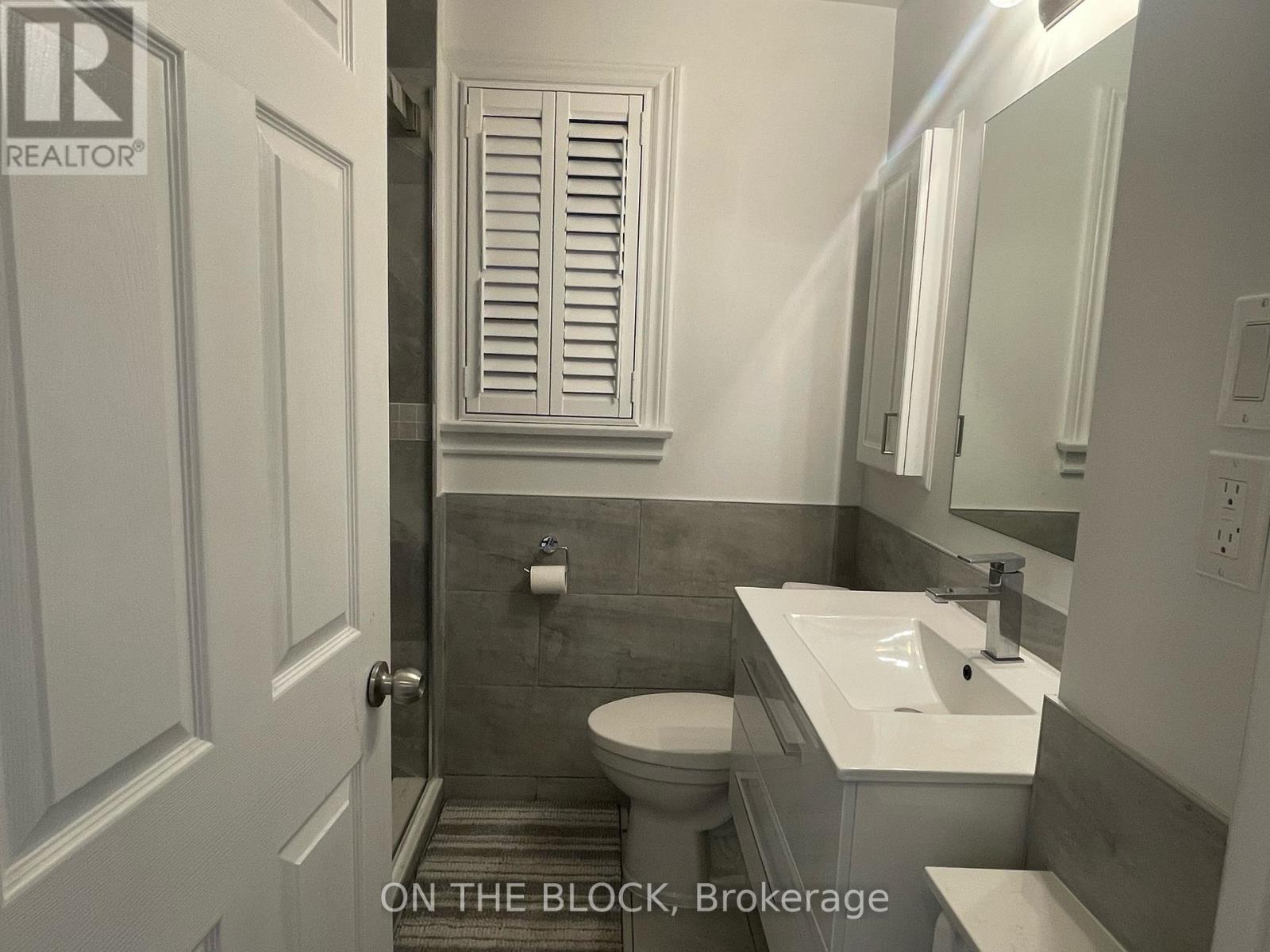 216 Donlands Avenue, Toronto, Ontario  M4J 3R1 - Photo 6 - E13066496